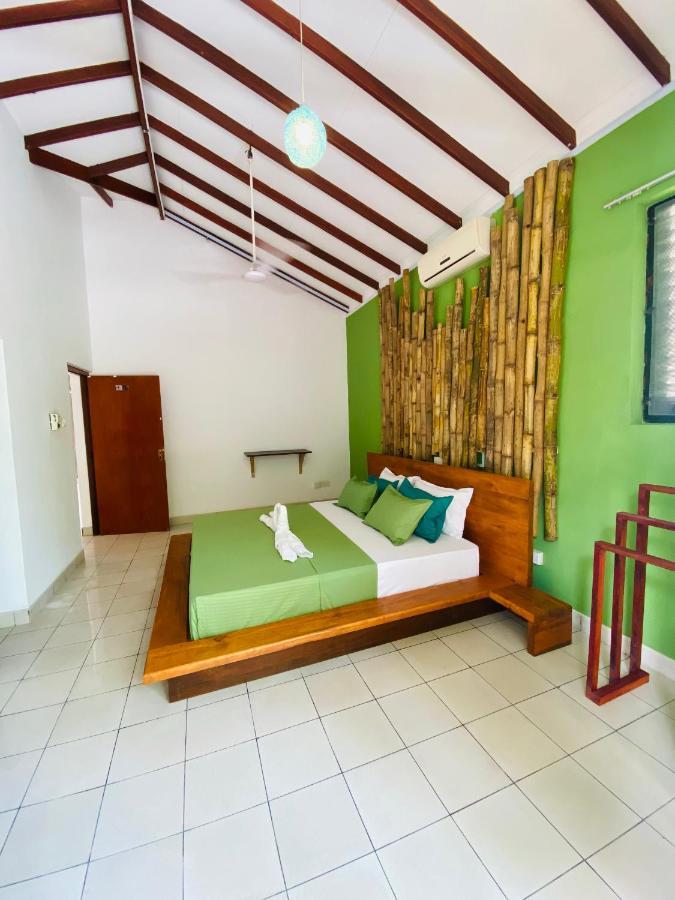Surf N Spice - Hiriketiya Hotel Dikwella Luaran gambar
