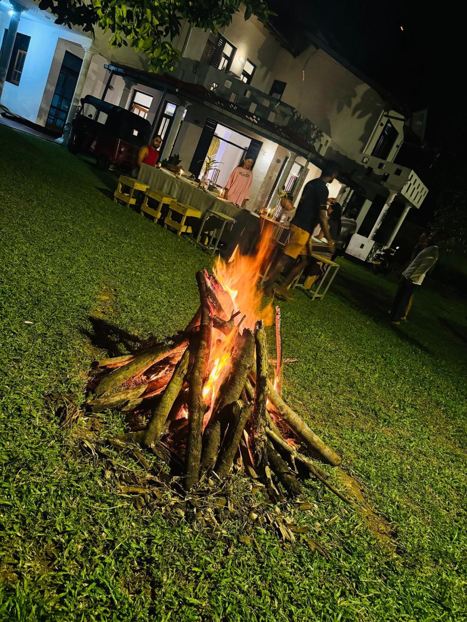 Surf N Spice - Hiriketiya Hotel Dikwella Luaran gambar